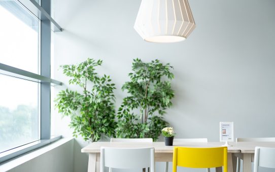 Ontwerp een stijlvolle eetkamer, zelfs in een kleine ruimte