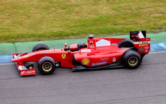 Formule 1 in huis: creatieve poster arrangementen